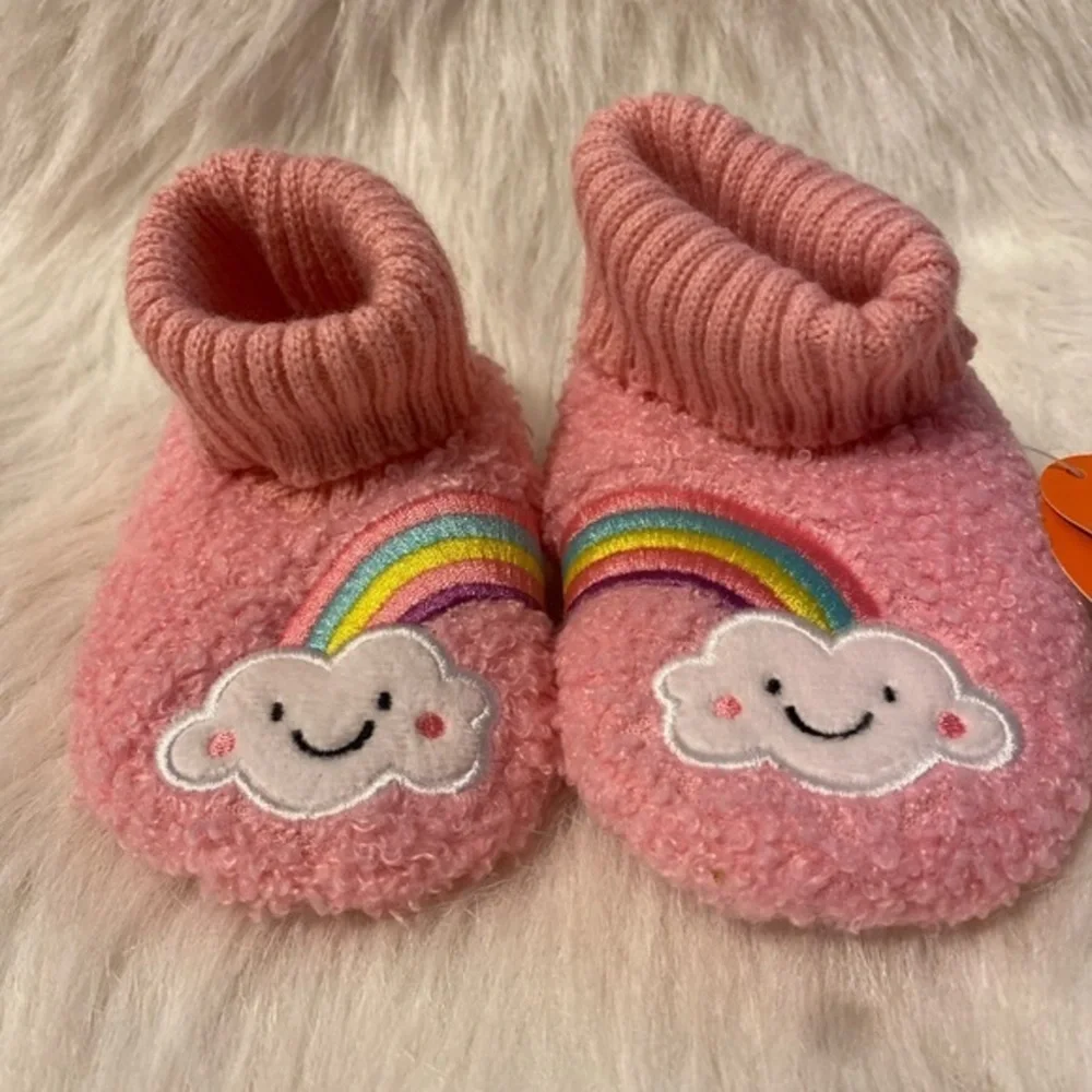 Wonder Nation Slippers Girls Size 4‎ Pink Fuzzy Rainbow Bootie Shoes NEW